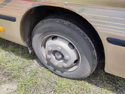 Autobus touristique Golden Dragon de seconde main 22 places Autobus de première propriété avec climatisation