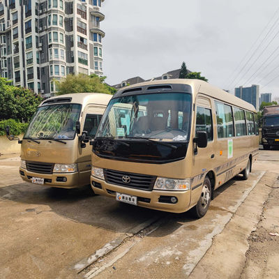 Euro 4 Toyota Coaster d' autre main, une fourgonnette de 20 places à vendre.