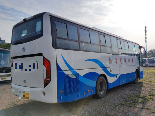 Le Golden Dragon est un bus de tourisme de luxe d'occasion.