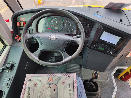 Diesel Euro 4 Autobus scolaire retraité Dongfeng 56 sièges Autobus scolaire jaune
