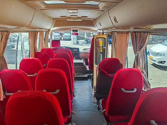 23 sièges Toyota Coaster Autobus touristique d'occasion avec transmission manuelle
