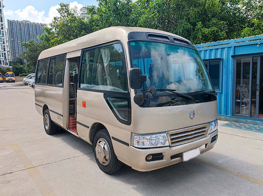 Golden Dragon est une petite camionnette d'occasion de 19 places Euro 4 LHD AC avec transmission manuelle.