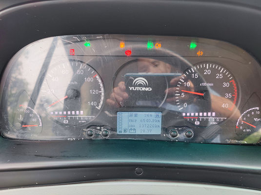 YuTong est une mini-autocar de 19 places diesel avec transmission manuelle.