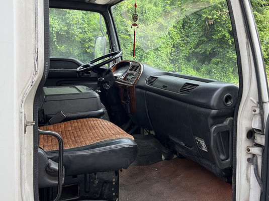 Volant gauche, camions d' occasion, Isuzu, camions d' occasion.