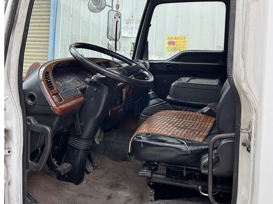 Volant gauche, camions d' occasion, Isuzu, camions d' occasion.