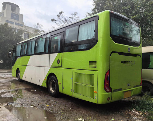 Autobus long de 48 places avec vitesse maximale de 100 km/h et transmission manuelle modèle utilisé