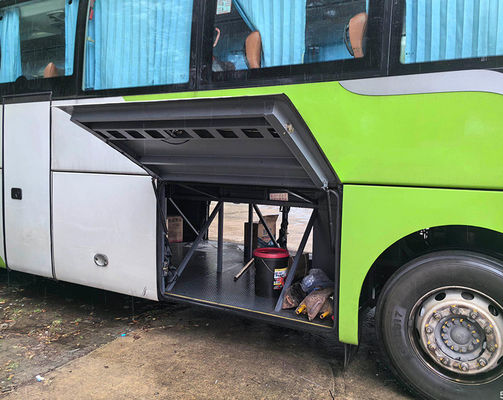 Autobus long de 48 places avec vitesse maximale de 100 km/h et transmission manuelle modèle utilisé