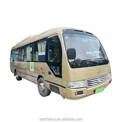 Un bus électrique de 10 mètres avec une batterie de 100 kWh et une vitesse maximale de 100