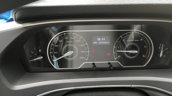 Fourgon utilitaire de 6 mètres, 17 places, MAUXS VAN