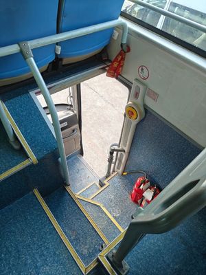 57-59 sièges Direction à gauche Autobus de tourisme d'occasion WP10.336N Moteur modèle 336 Maximum de puissance
