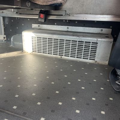 Transmission manuelle du moteur Yuchai 330 Autobus Golden Dragon d'occasion de 63 places jaunes