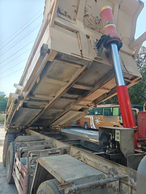 Two Seat Yellow, camion d'occasion Howo, produit en 2019